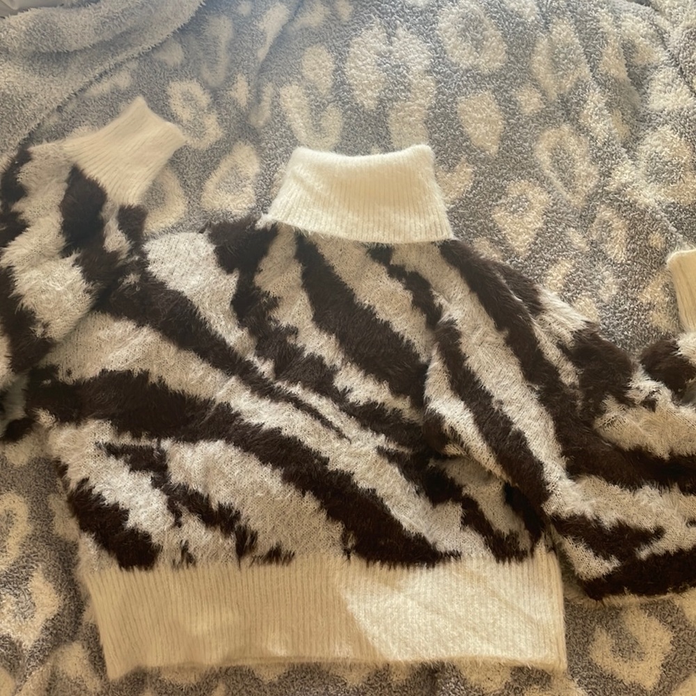 Pretty little thing cropped zebra turtleneck sweater